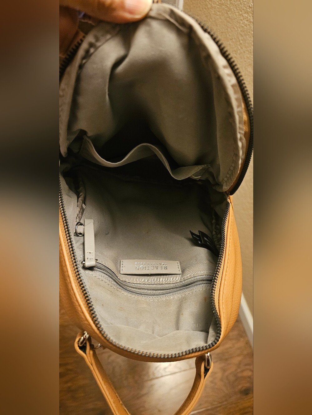 Kenneth Cole Reaction Backpack. - Picture 3 of 3